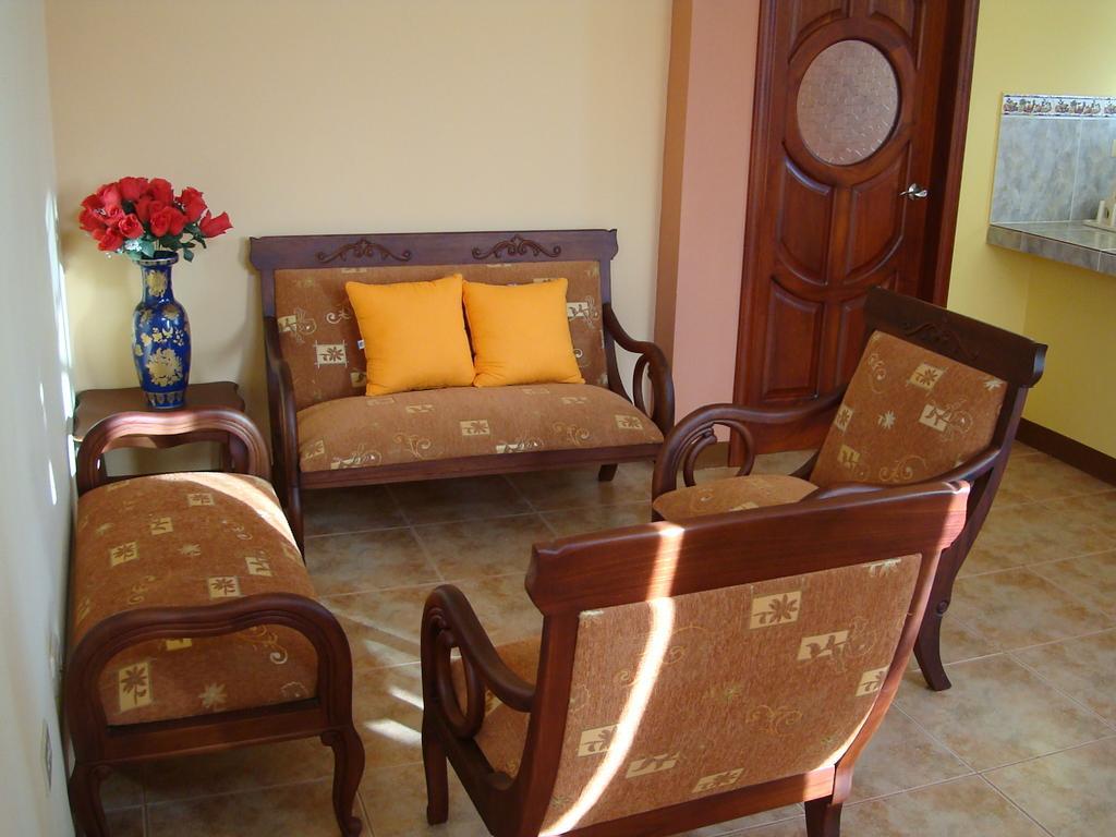 Hostal Casa Cascada بويرتو أيورا الغرفة الصورة