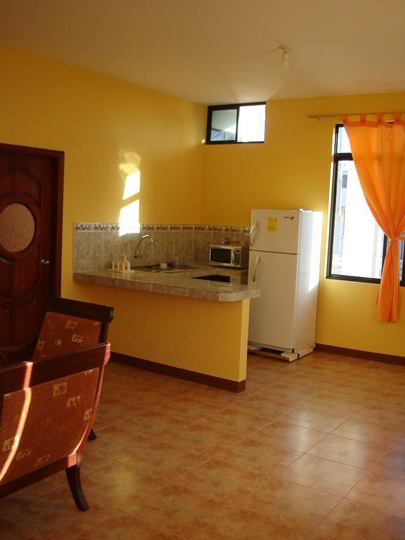 Hostal Casa Cascada بويرتو أيورا الغرفة الصورة